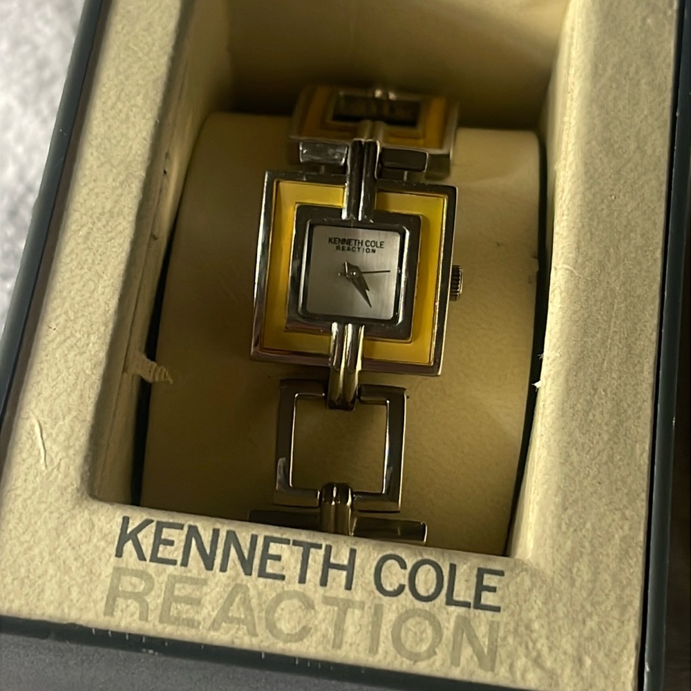 NIB Kenneth Cole Reaction Ladies Bracelet Watch, MOP Inlay Bamd